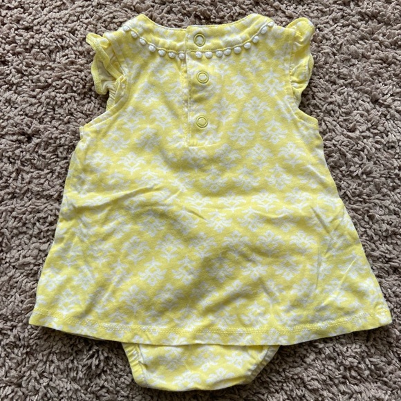 Carter’s Set of 2 Sunsuit/Dress Onesie Outfits - Picture 3 of 6
